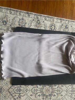 Allirow Women’s size Large Pleated and Lined Lilac Skirt.